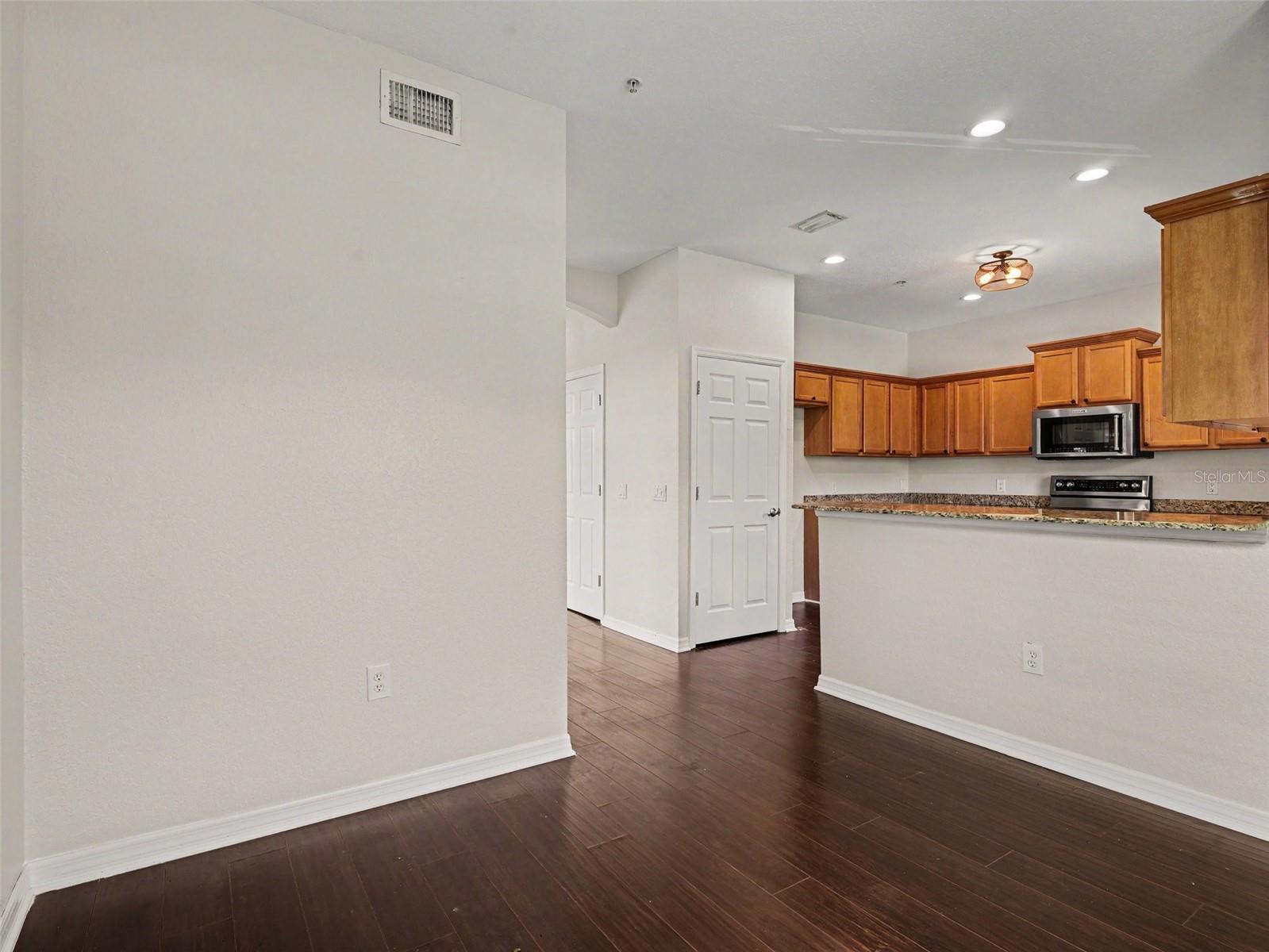 Image 11 of 33 For 3325 10th Lane W