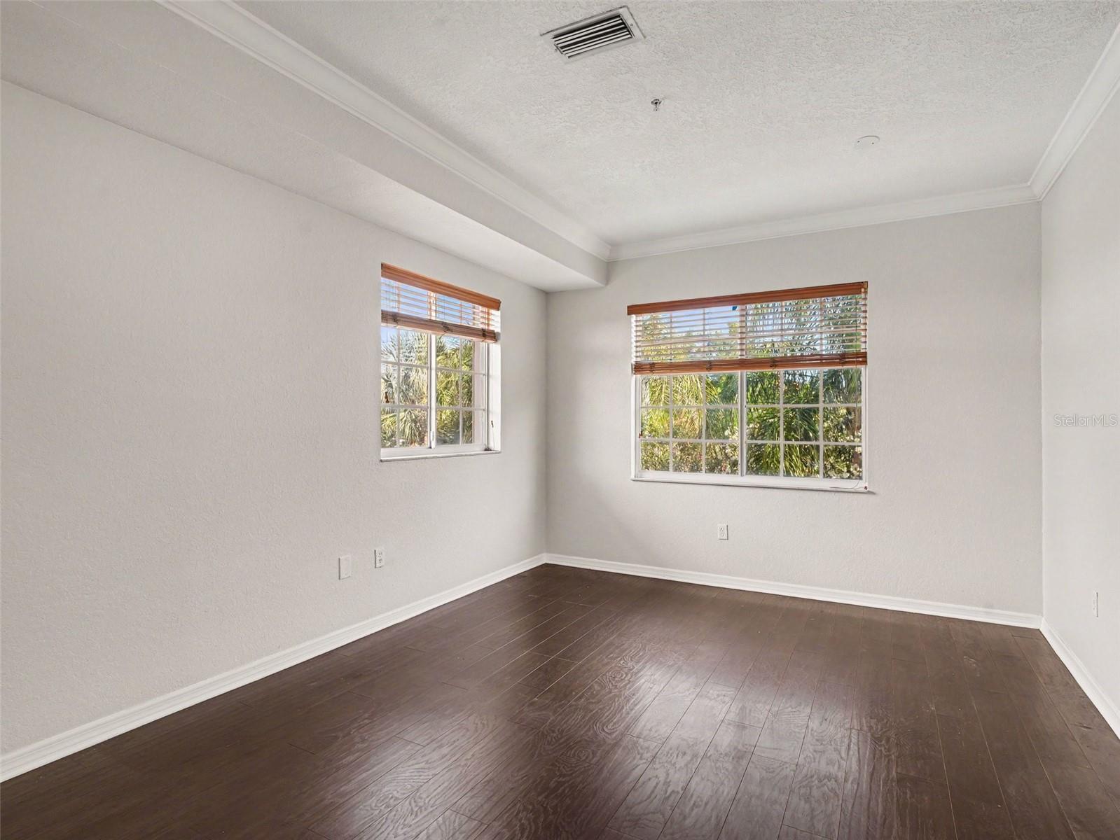 Image 8 of 33 For 3325 10th Lane W