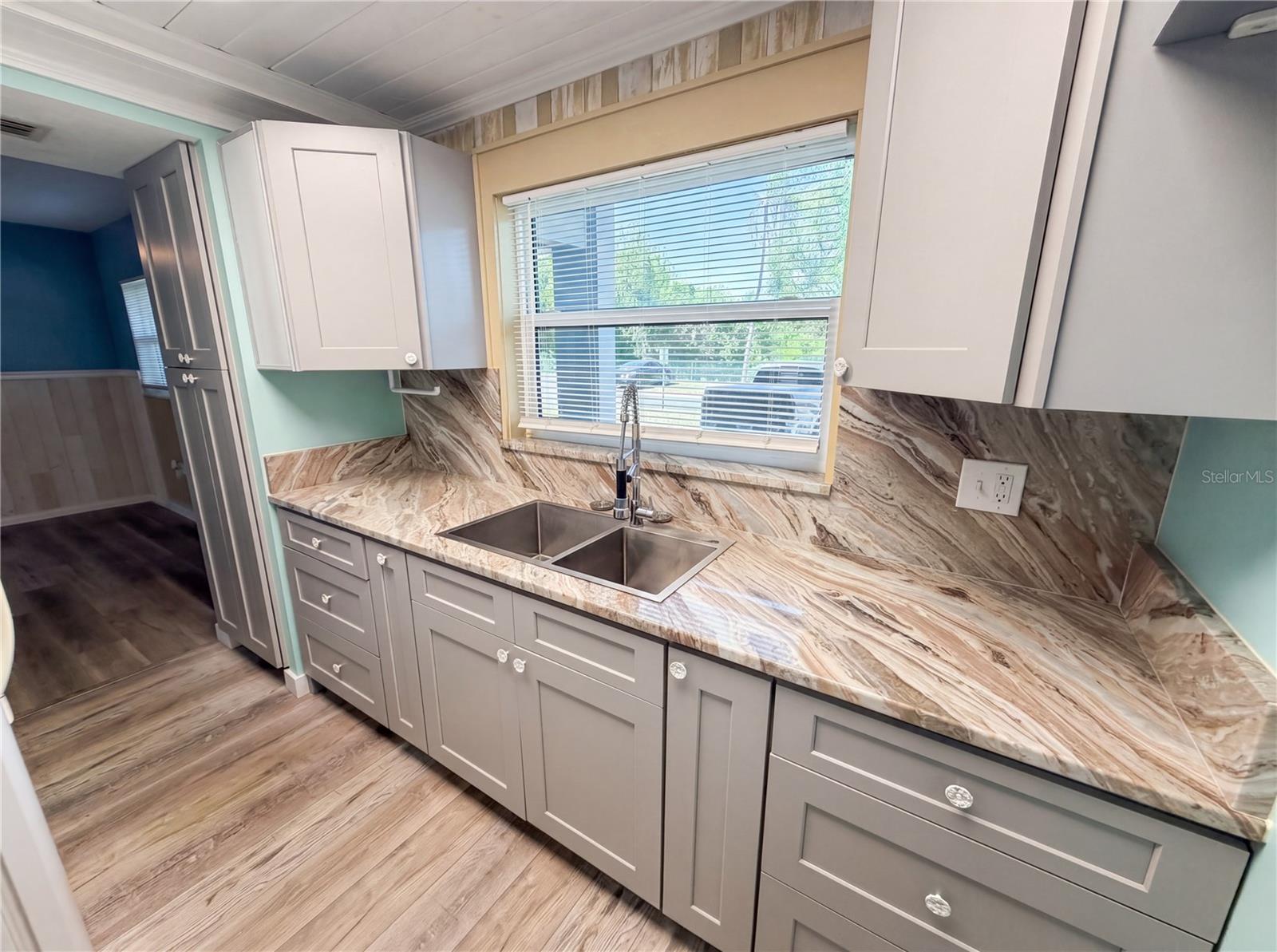 Image 11 of 25 For 1303 Hercules Avenue 6