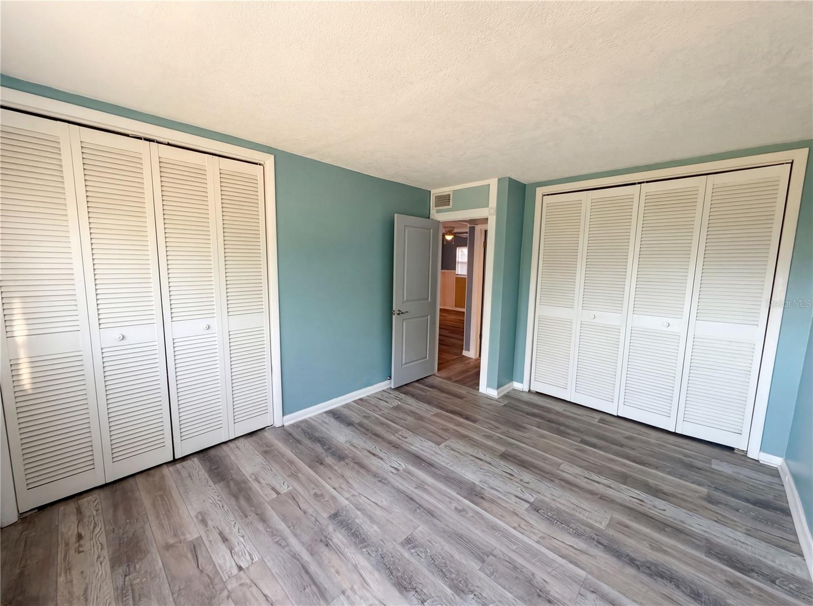 Image 15 of 25 For 1303 Hercules Avenue 6