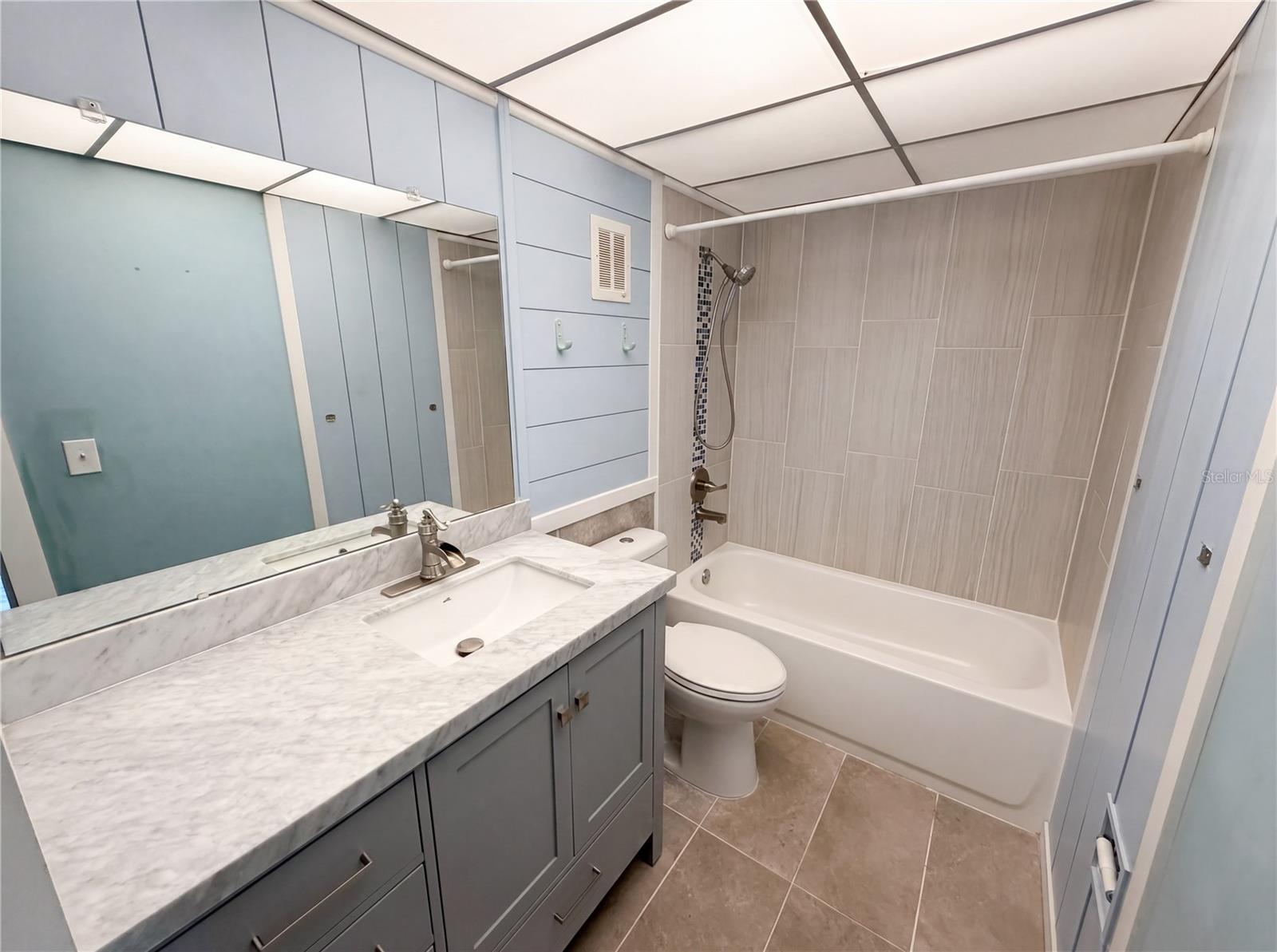 Image 18 of 25 For 1303 Hercules Avenue 6