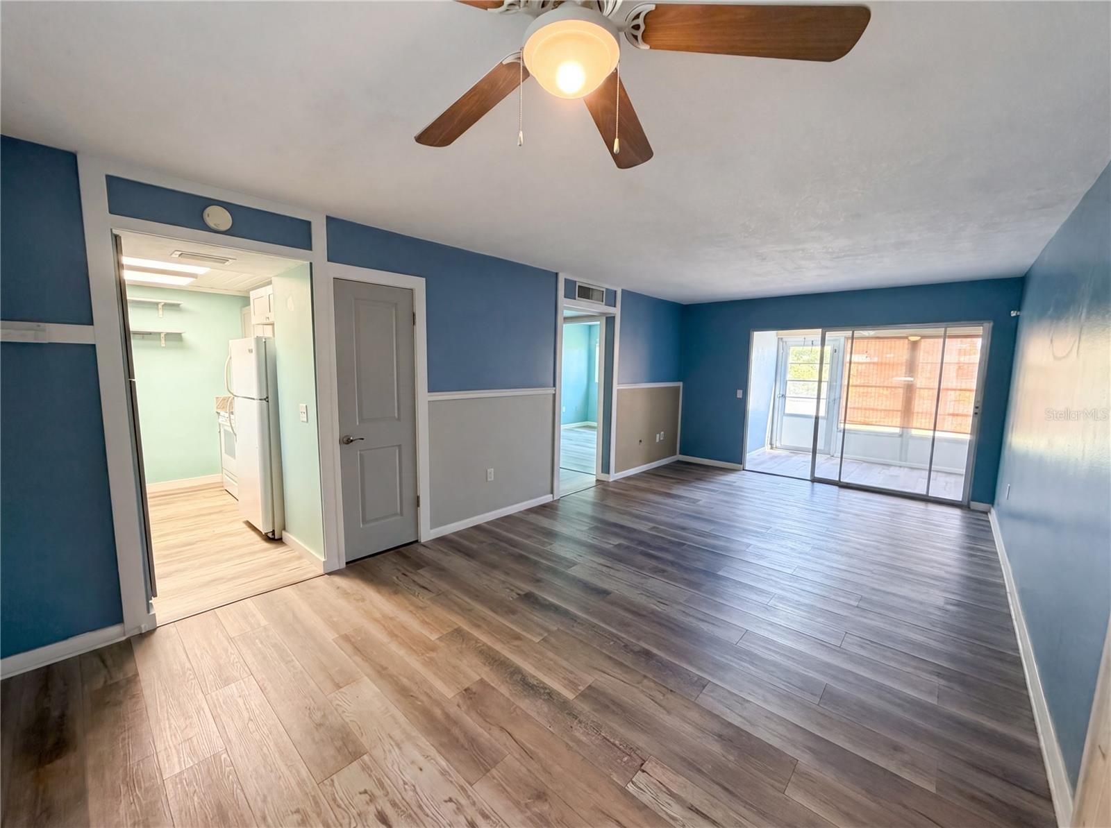 Image 4 of 25 For 1303 Hercules Avenue 6