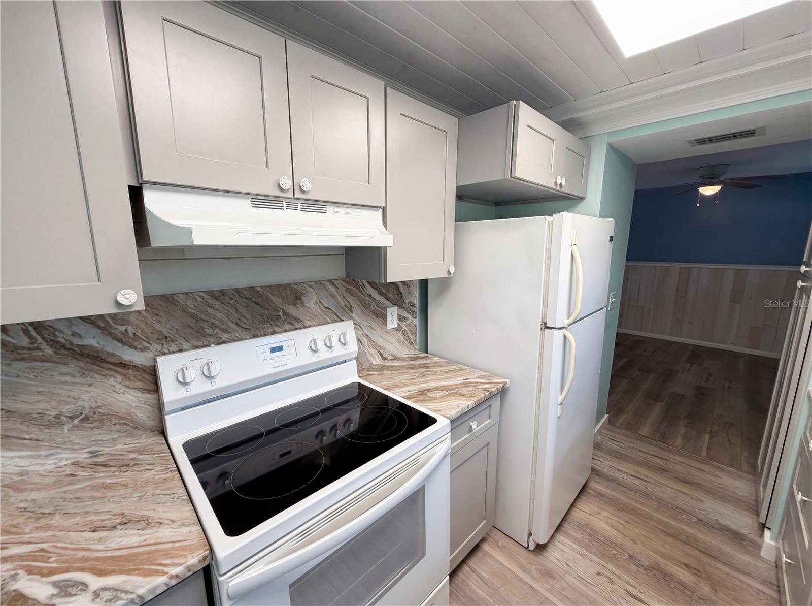 Image 9 of 25 For 1303 Hercules Avenue 6