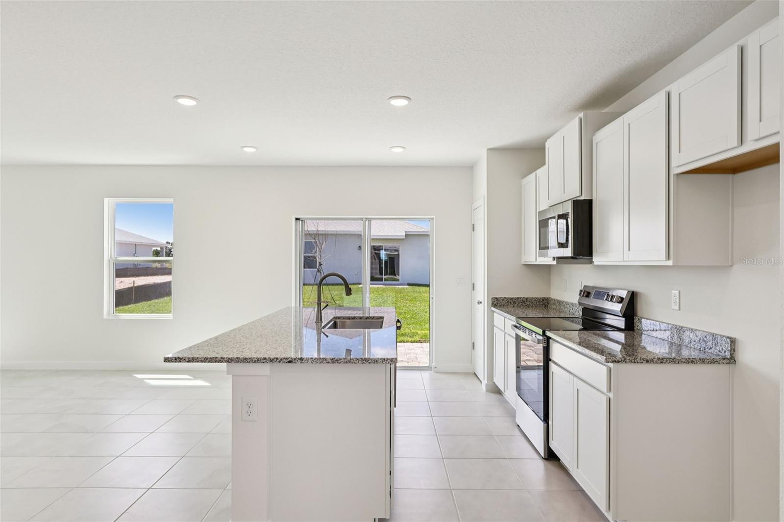 Image 10 of 37 For 812 Andrew Street