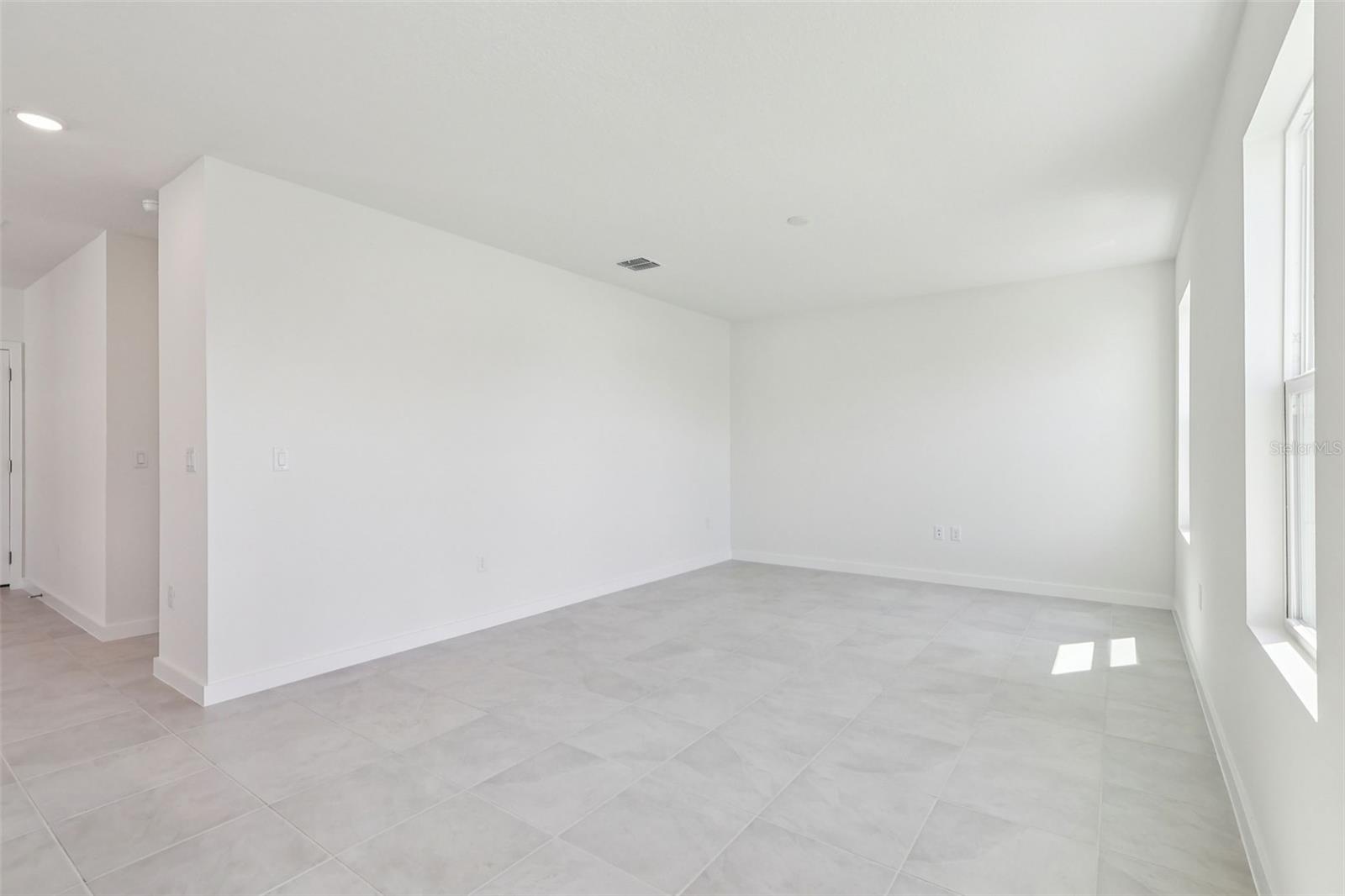 Image 13 of 37 For 812 Andrew Street