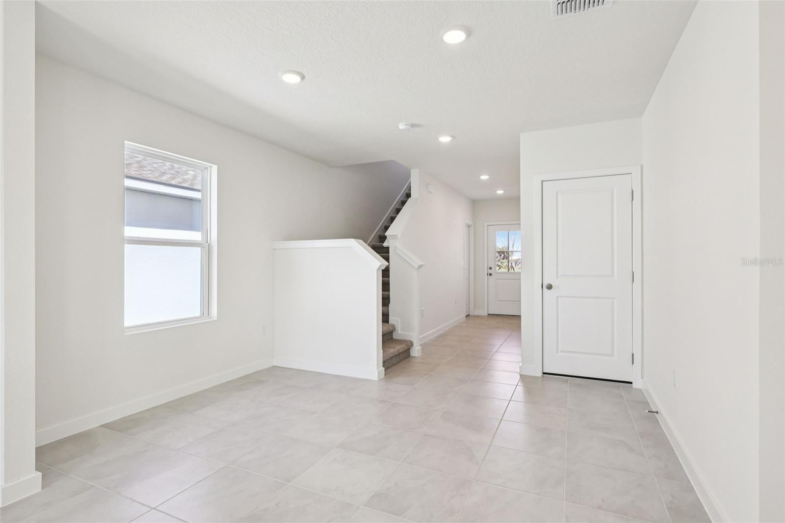 Image 15 of 37 For 812 Andrew Street