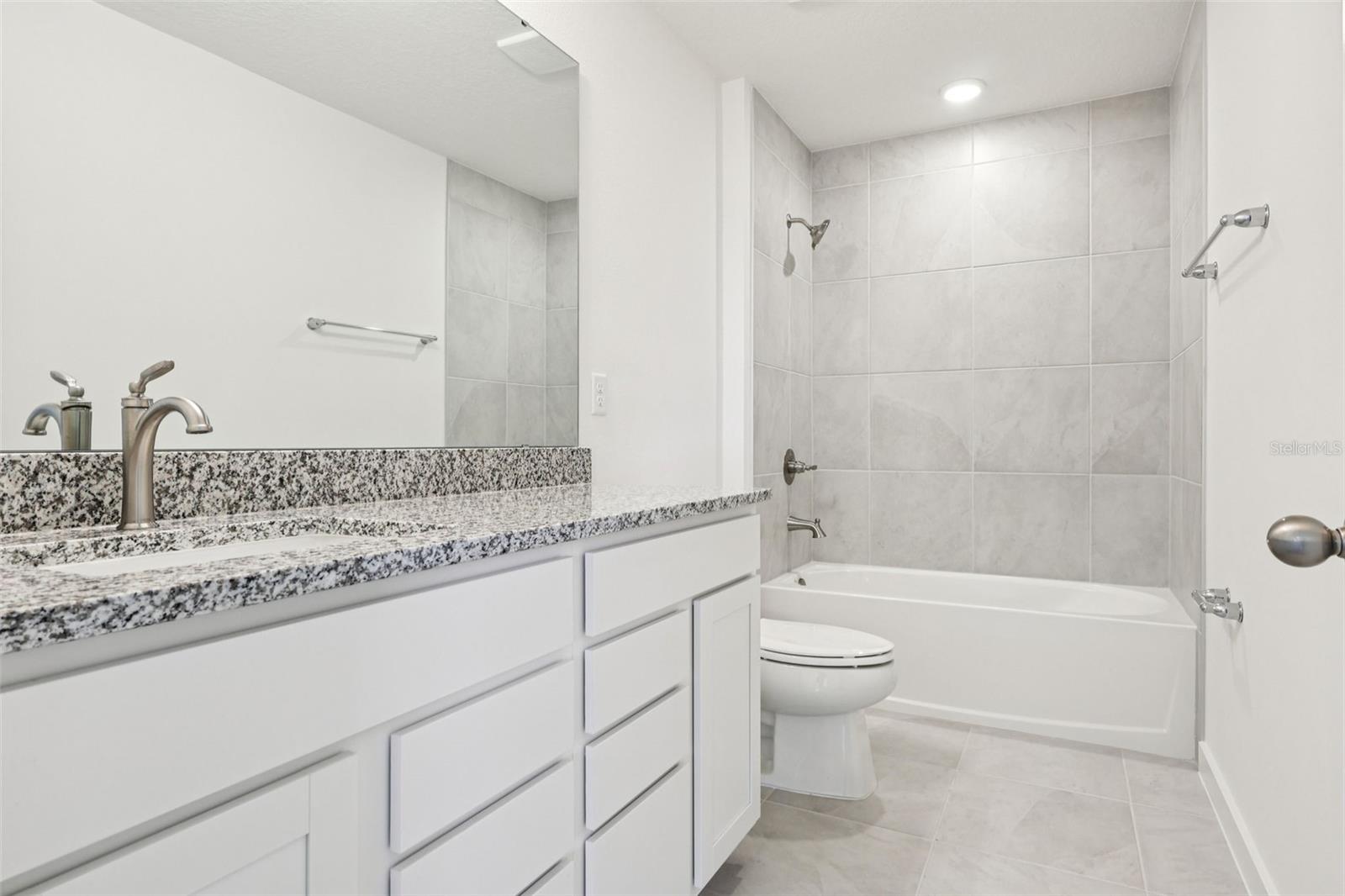 Image 33 of 37 For 812 Andrew Street