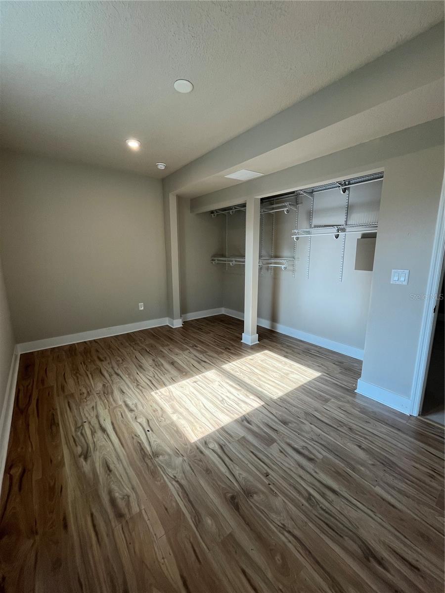 Image 14 of 23 For 1042 36th Street