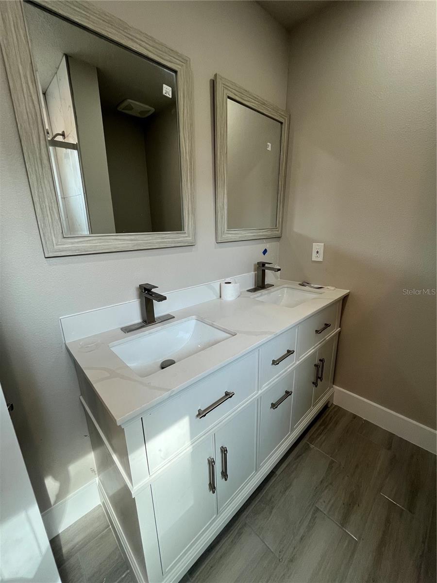 Image 15 of 23 For 1042 36th Street