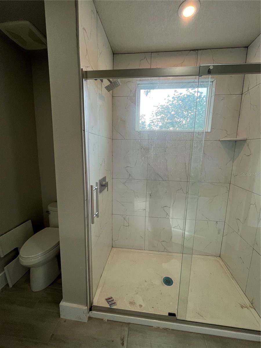 Image 16 of 23 For 1042 36th Street