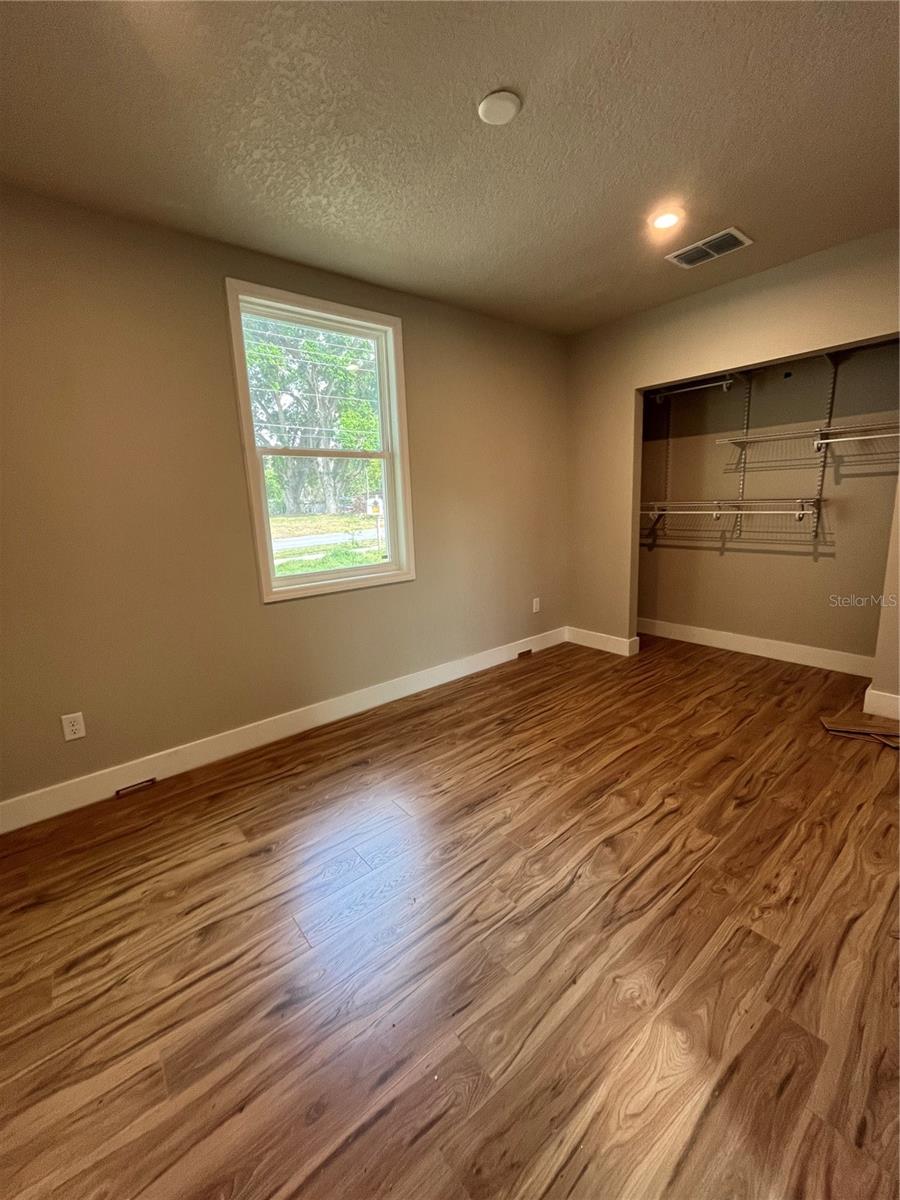 Image 20 of 23 For 1042 36th Street