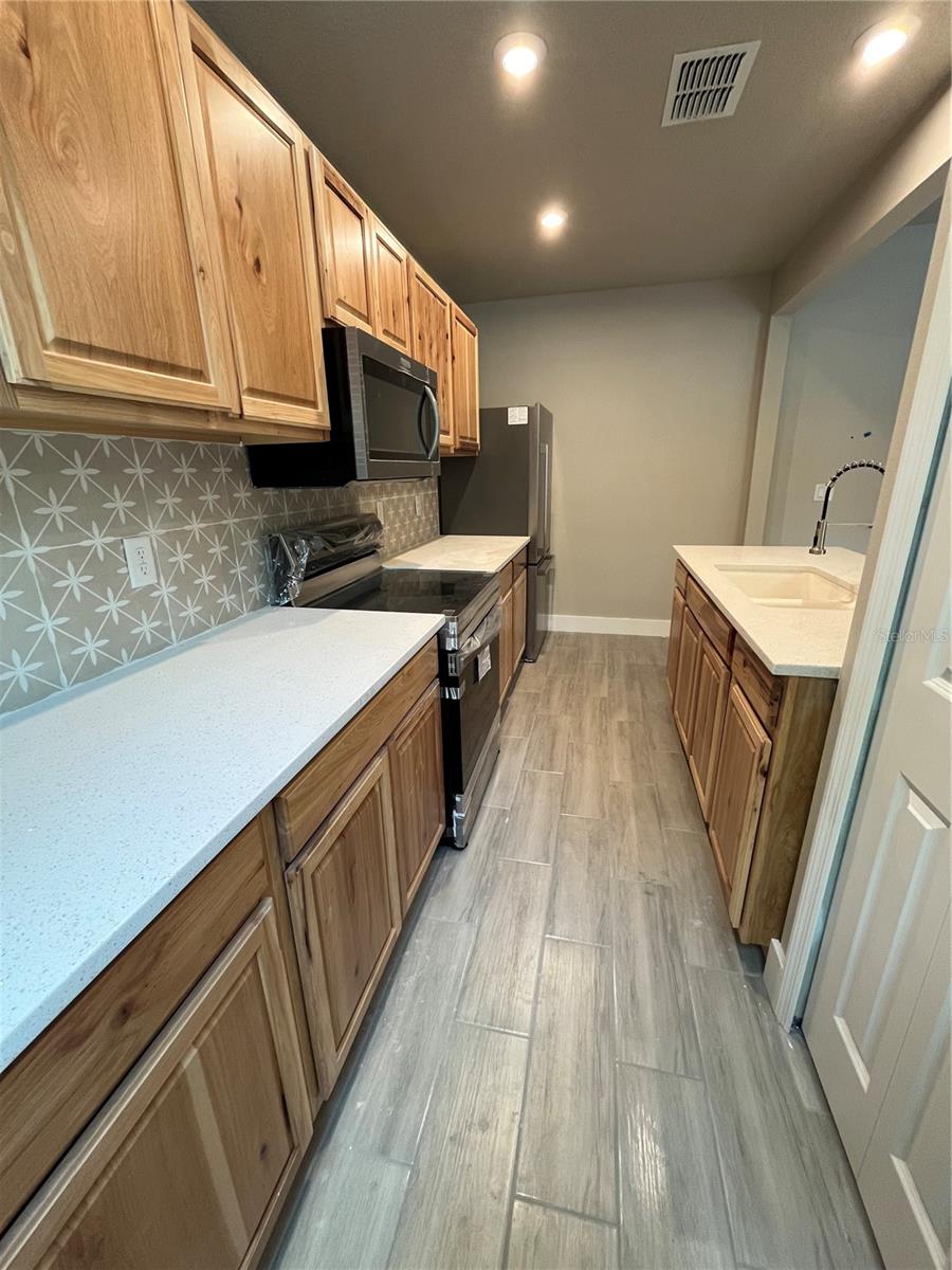 Image 7 of 23 For 1042 36th Street