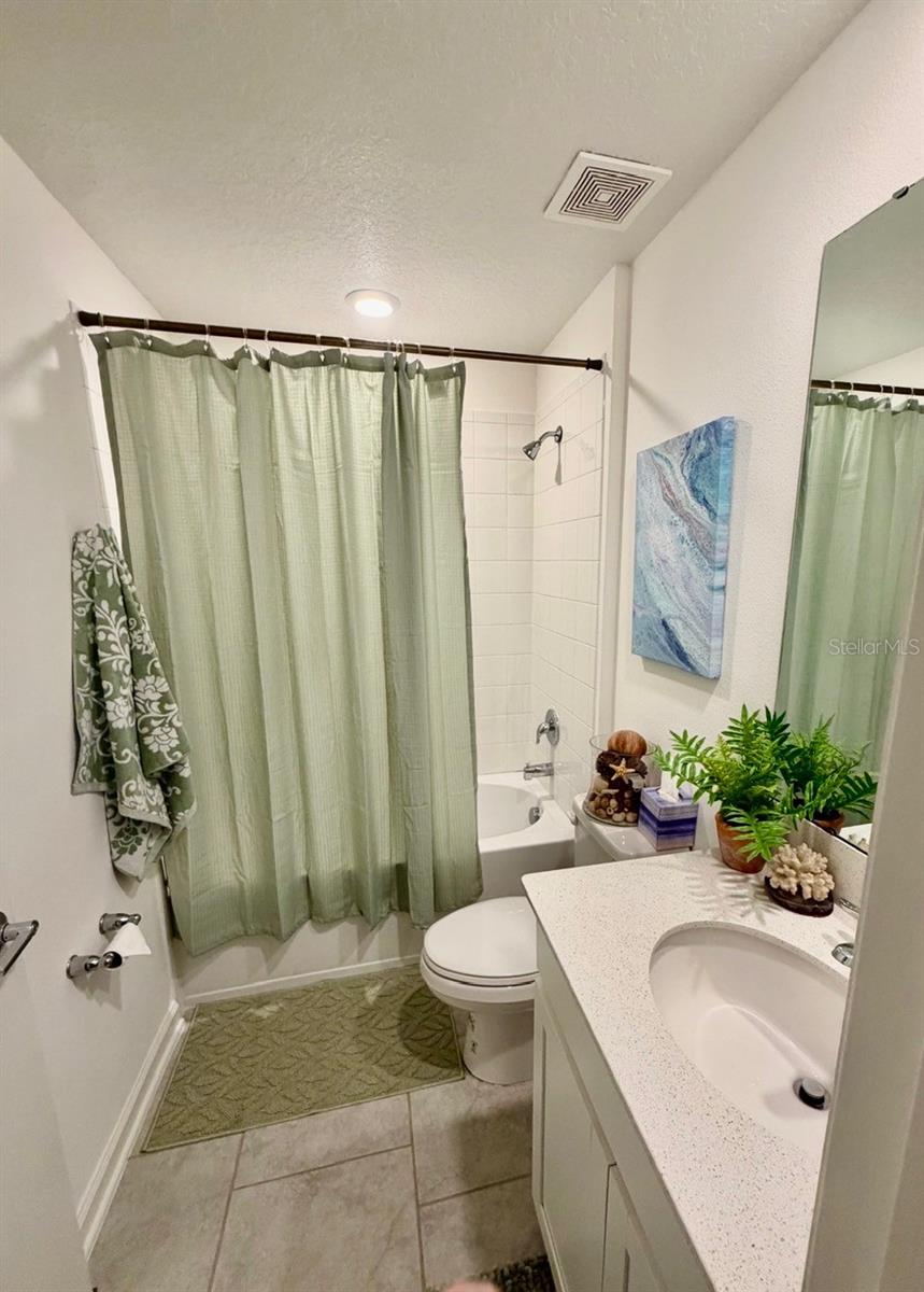 Image 10 of 39 For 9347 Revere Avenue