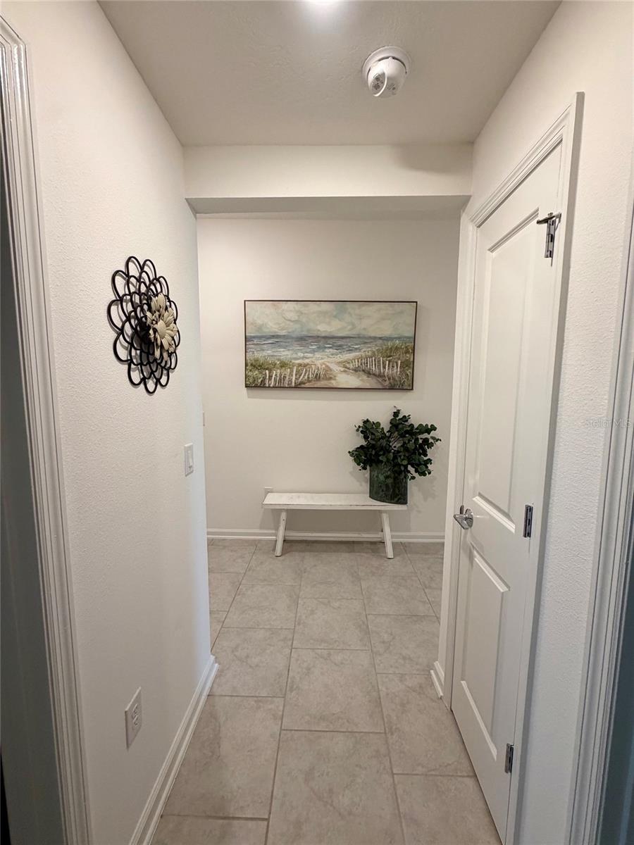 Image 4 of 39 For 9347 Revere Avenue