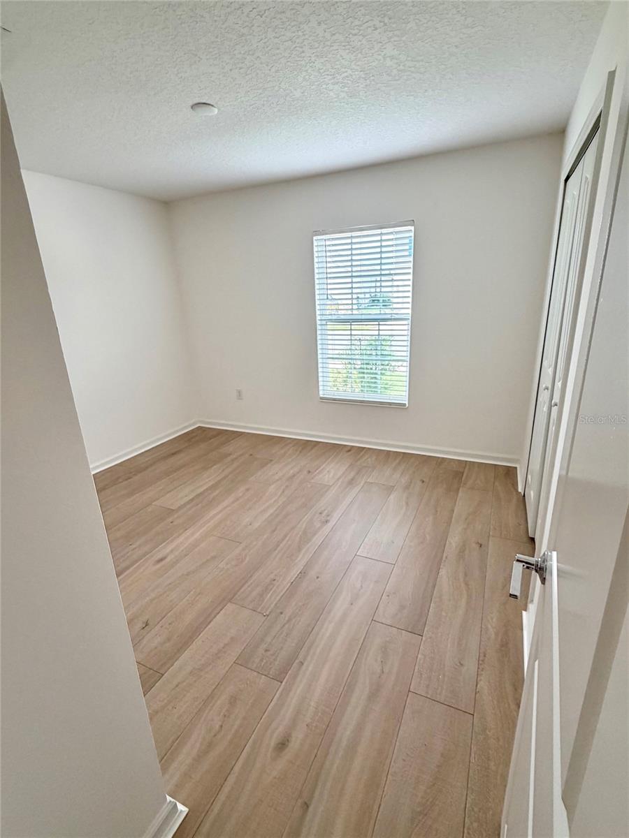 Image 7 of 39 For 9347 Revere Avenue