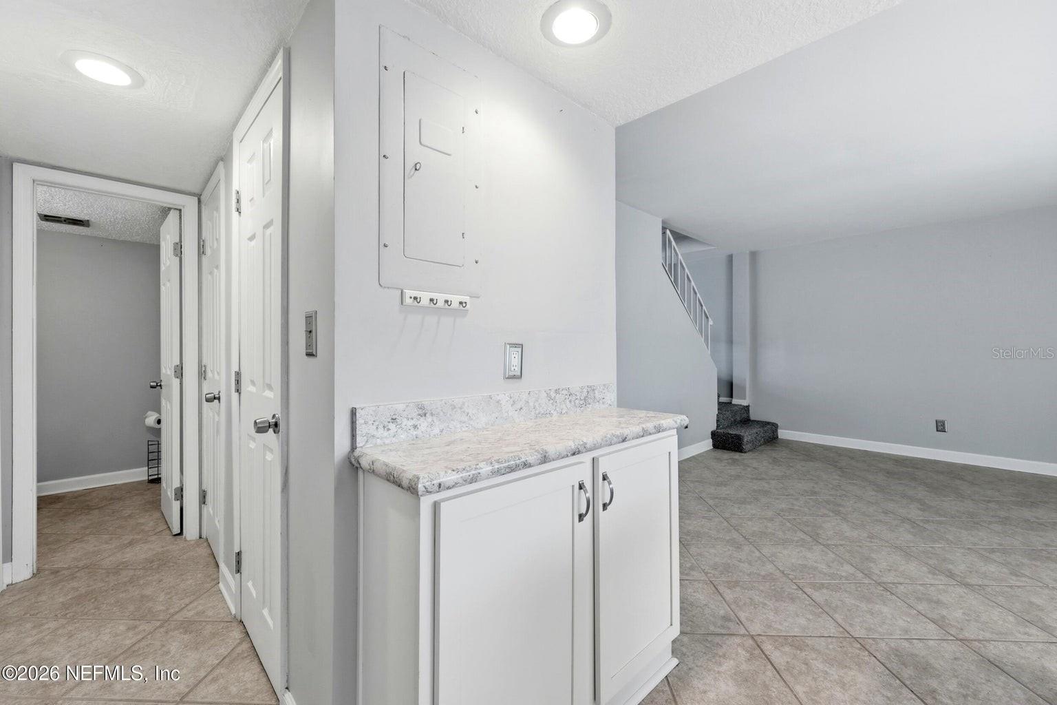 Image 13 of 52 For 8153 Sutton Place N