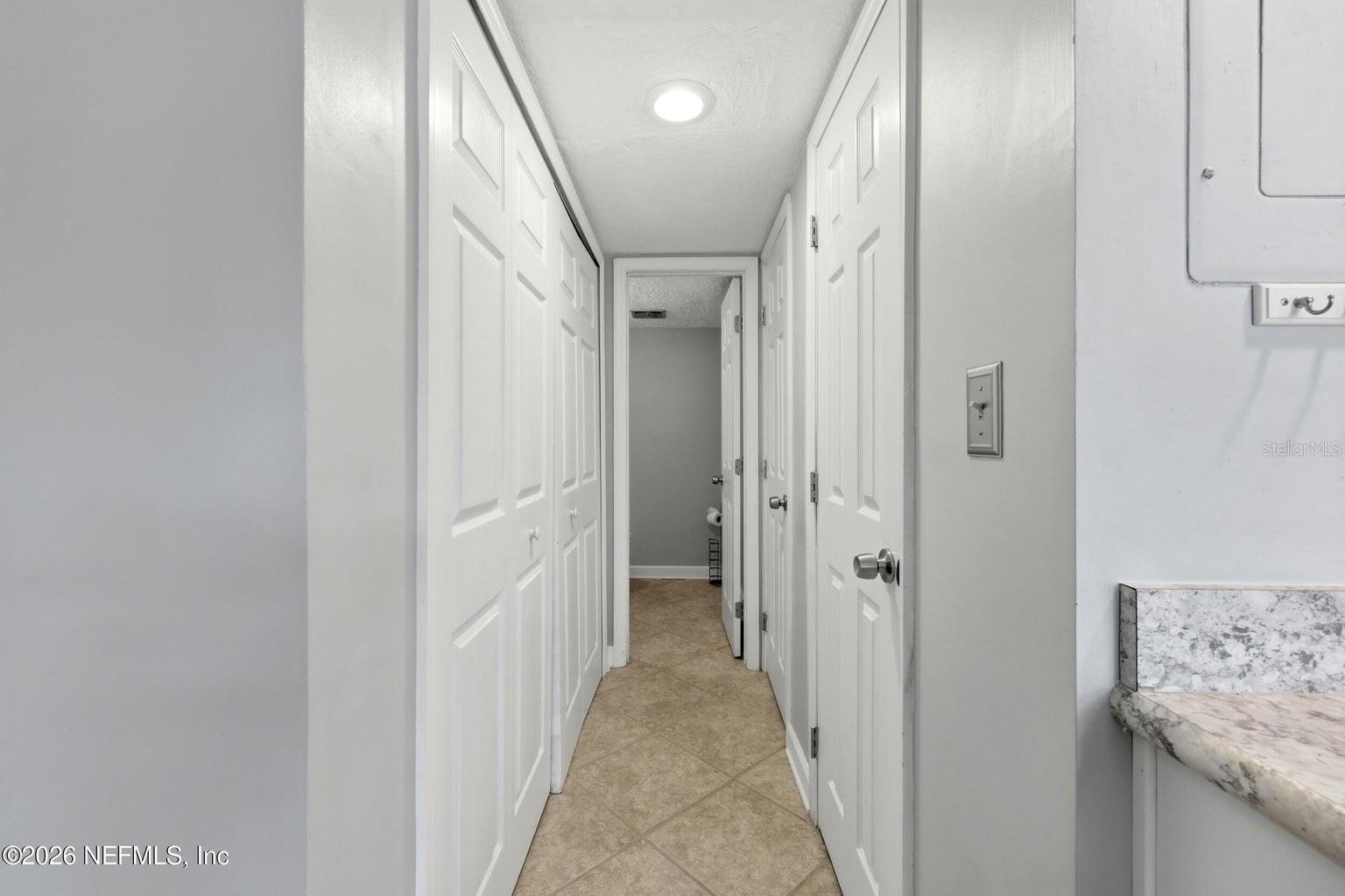 Image 14 of 52 For 8153 Sutton Place N