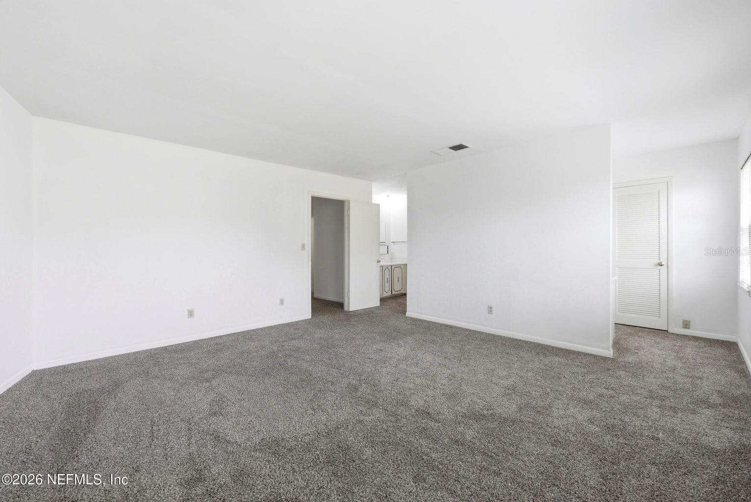 Image 23 of 52 For 8153 Sutton Place N