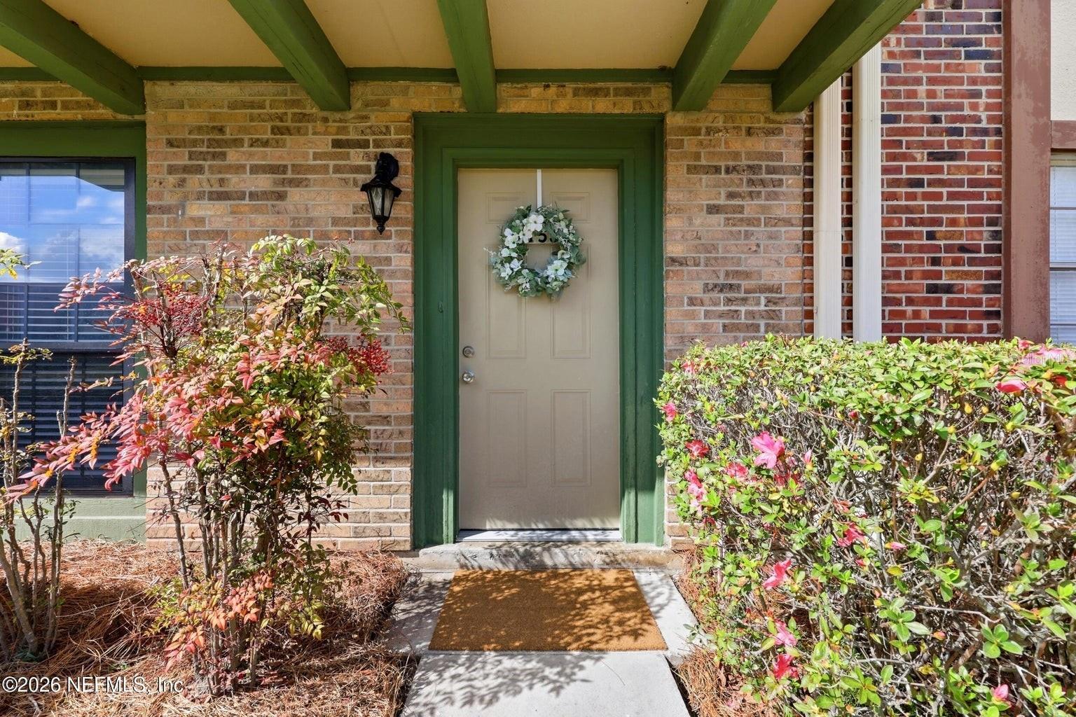 Image 3 of 52 For 8153 Sutton Place N