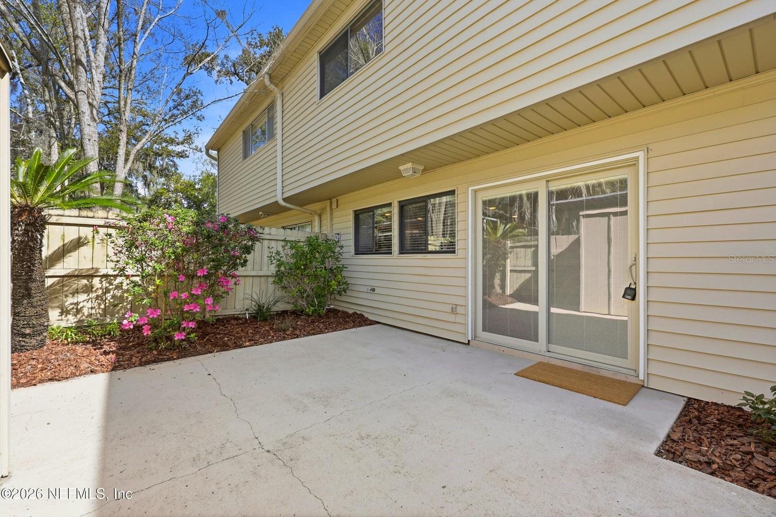 Image 39 of 52 For 8153 Sutton Place N