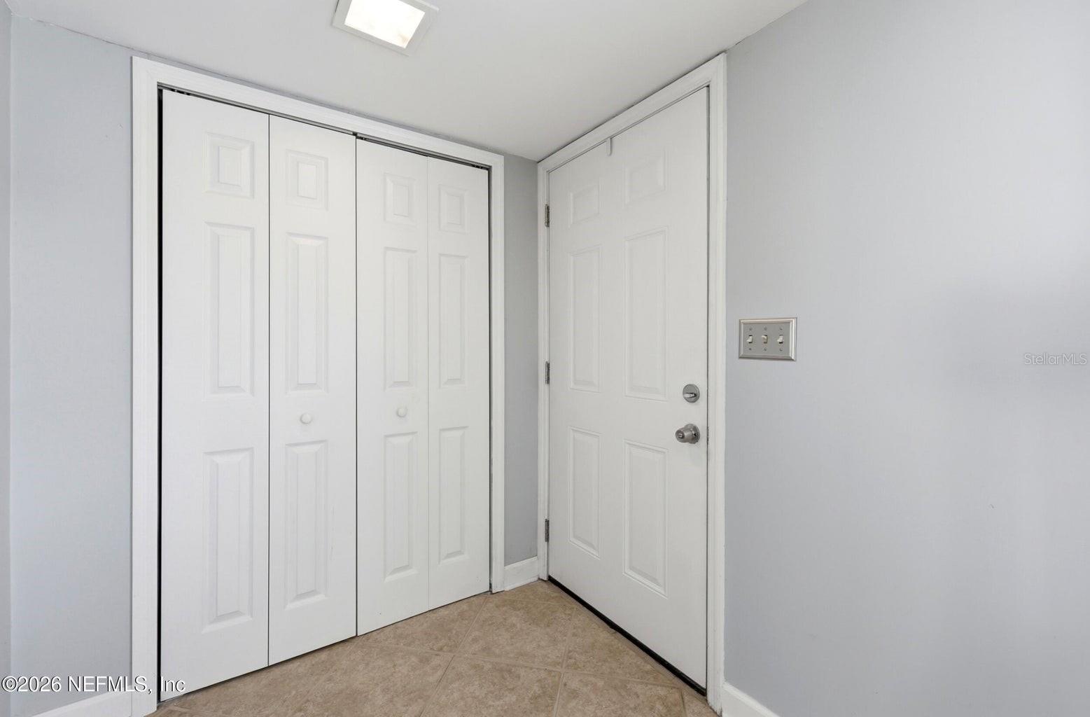 Image 4 of 52 For 8153 Sutton Place N