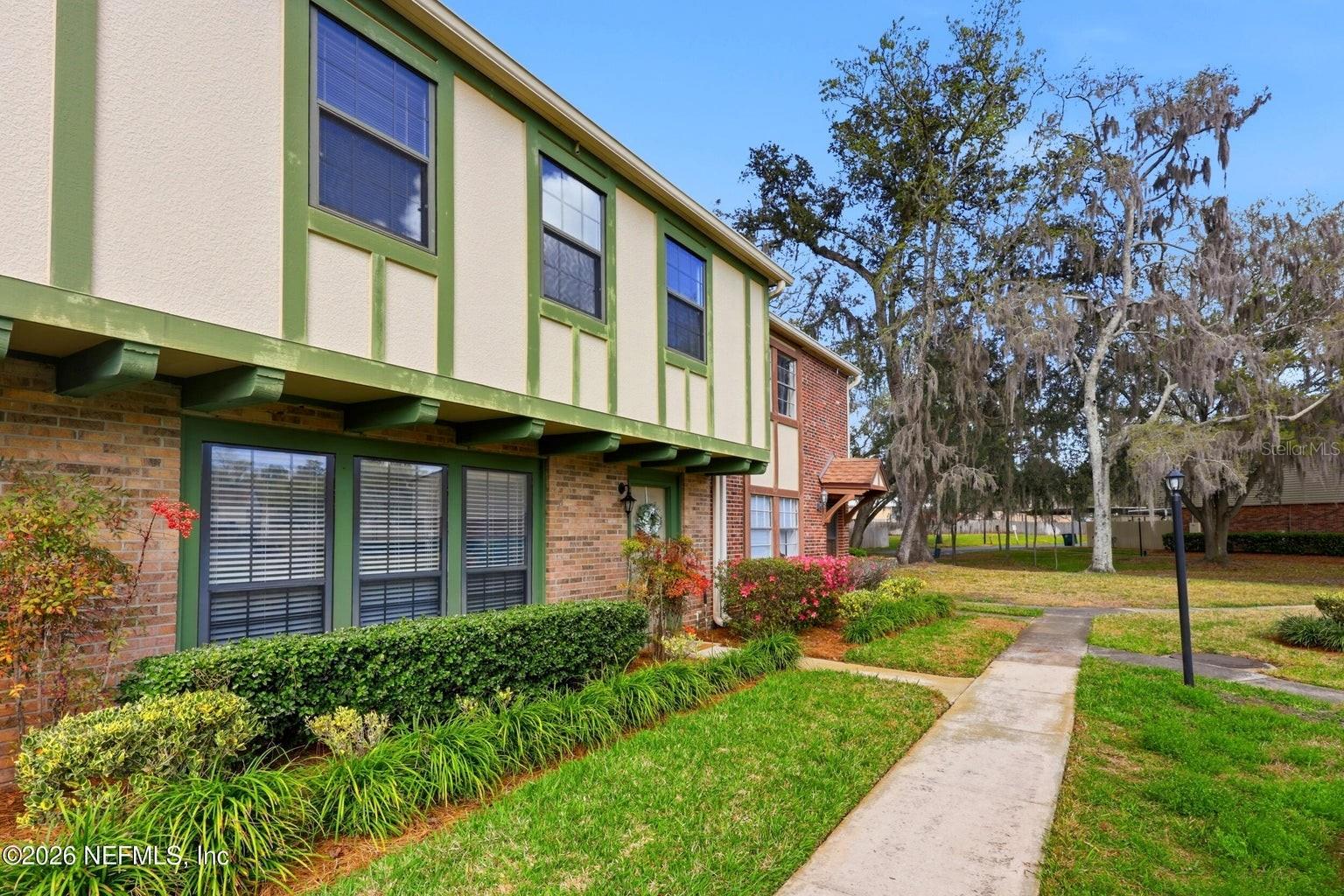 Image 45 of 52 For 8153 Sutton Place N