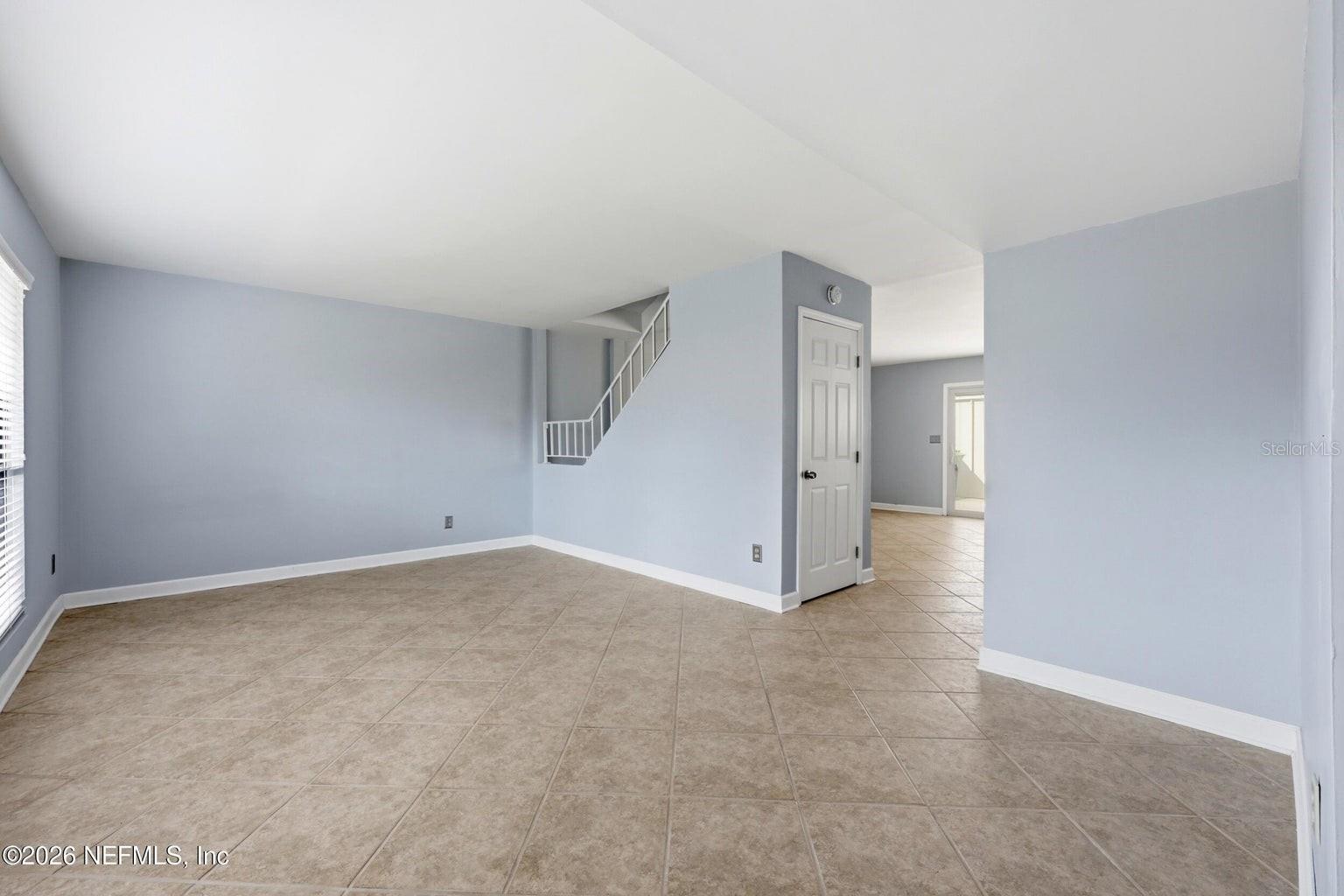 Image 5 of 52 For 8153 Sutton Place N