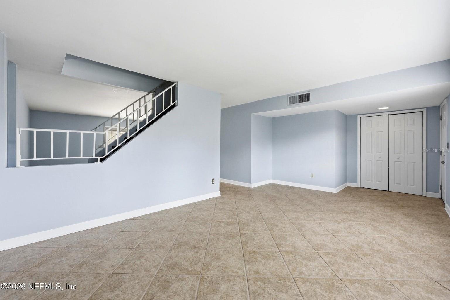 Image 6 of 52 For 8153 Sutton Place N