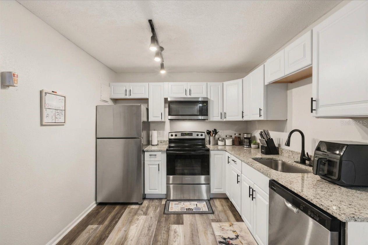 Image 13 of 22 For 829 3rd Street
