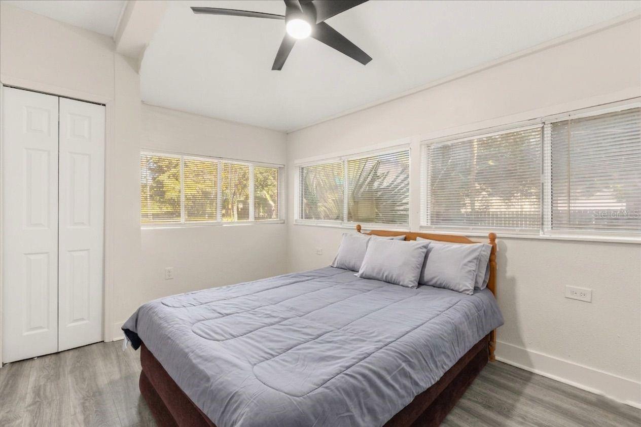 Image 5 of 22 For 829 3rd Street