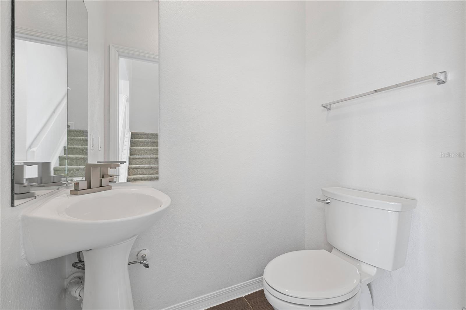 Image 10 of 51 For 2442 Grand Central Parkway 2