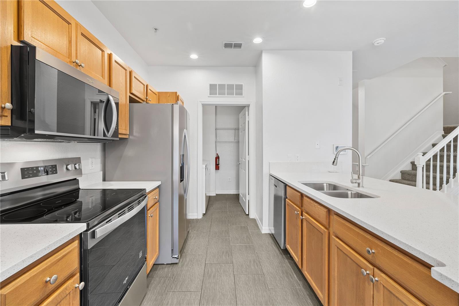 Image 12 of 51 For 2442 Grand Central Parkway 2