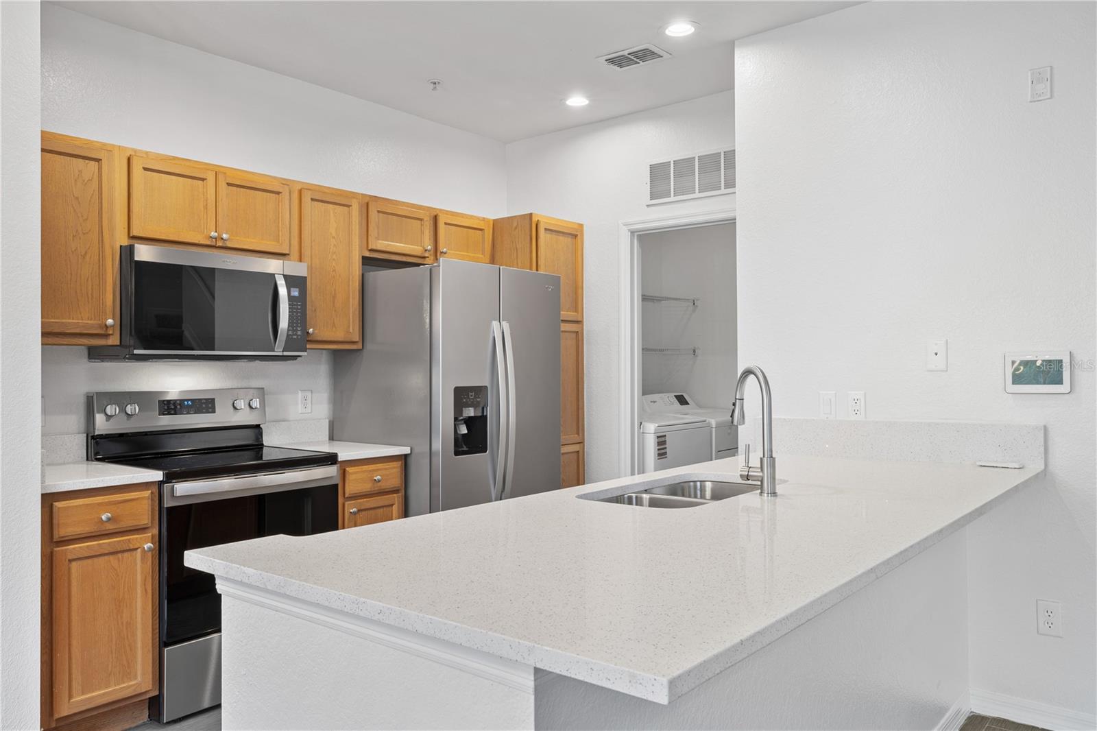 Image 14 of 51 For 2442 Grand Central Parkway 2