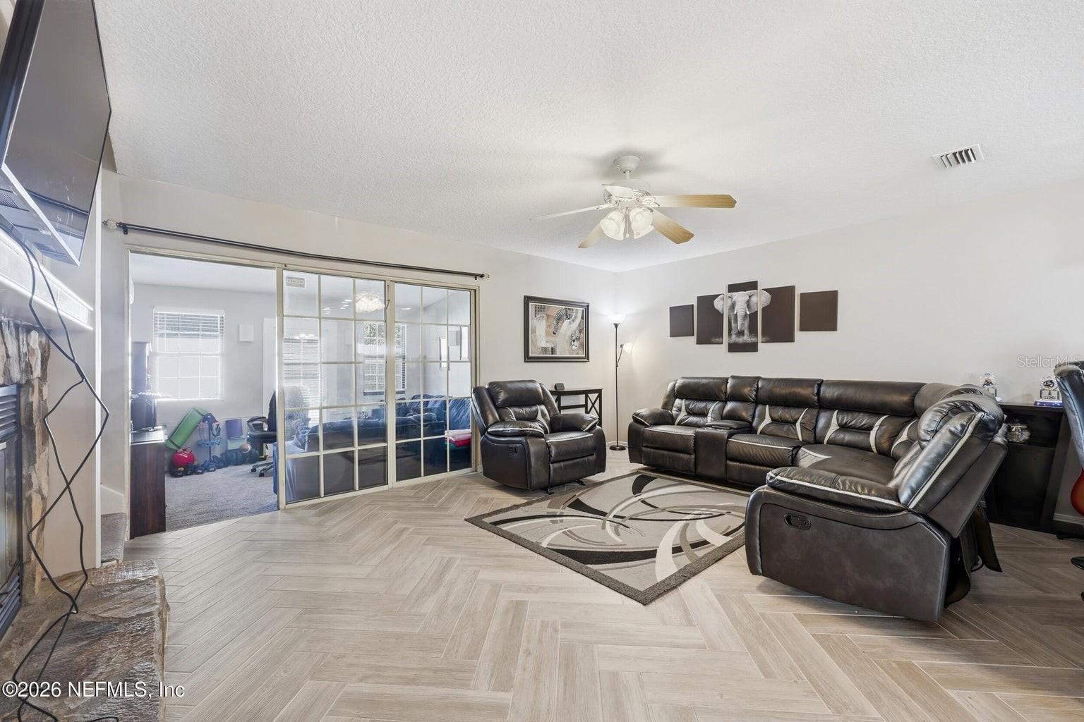 Image 13 of 33 For 10155 Brookwood Forest Boulevard