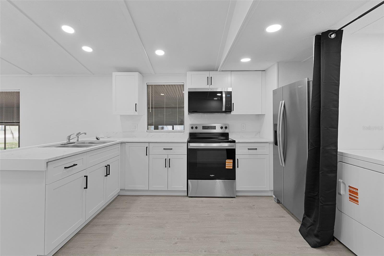 Image 12 of 39 For 33514 Luana Court