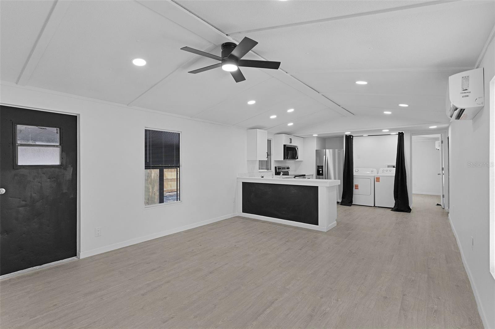 Image 13 of 39 For 33514 Luana Court