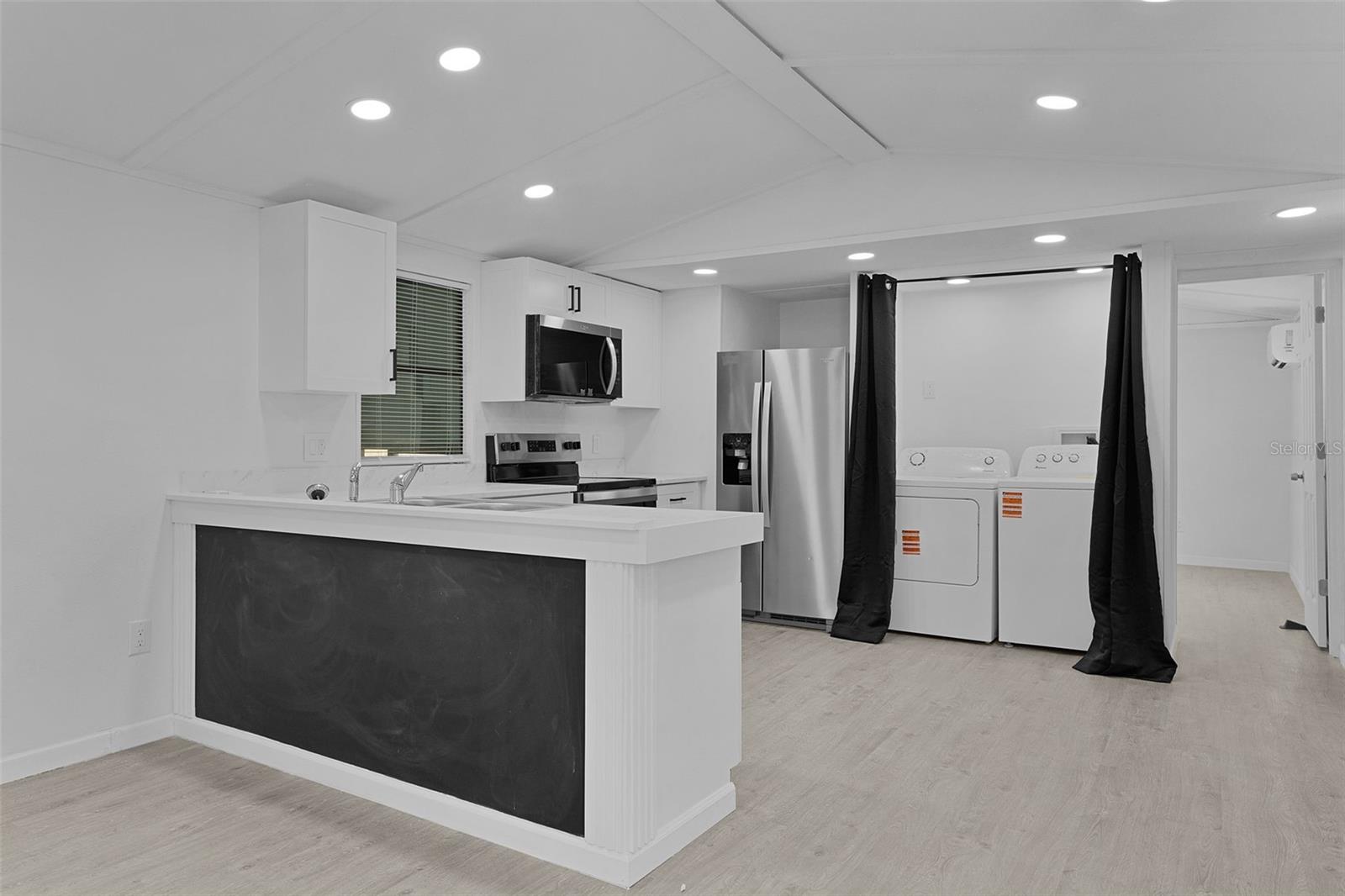 Image 19 of 39 For 33514 Luana Court