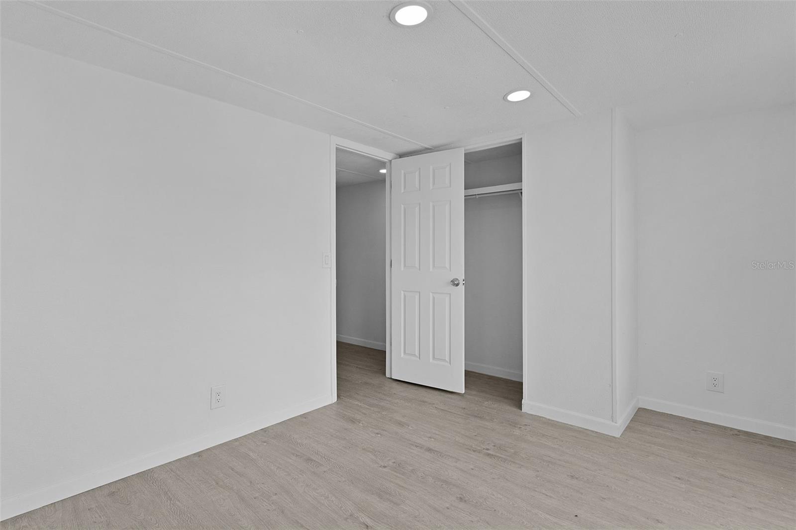 Image 23 of 39 For 33514 Luana Court