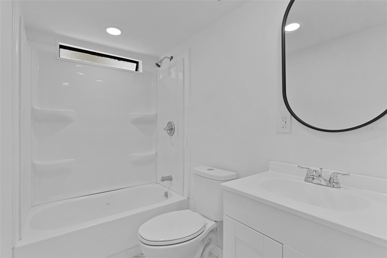 Image 24 of 39 For 33514 Luana Court