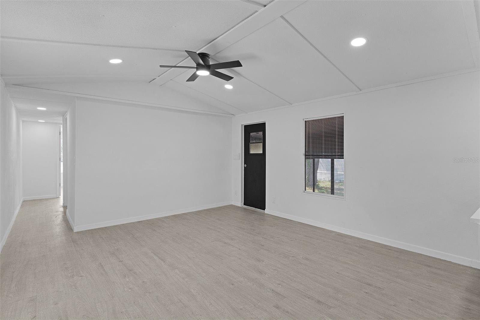 Image 27 of 39 For 33514 Luana Court
