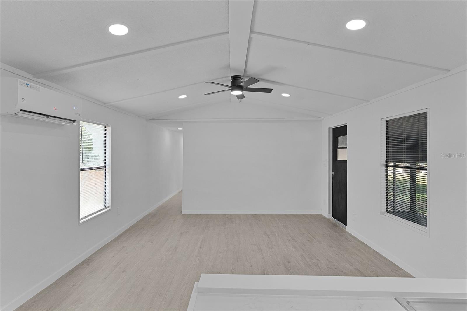 Image 28 of 39 For 33514 Luana Court