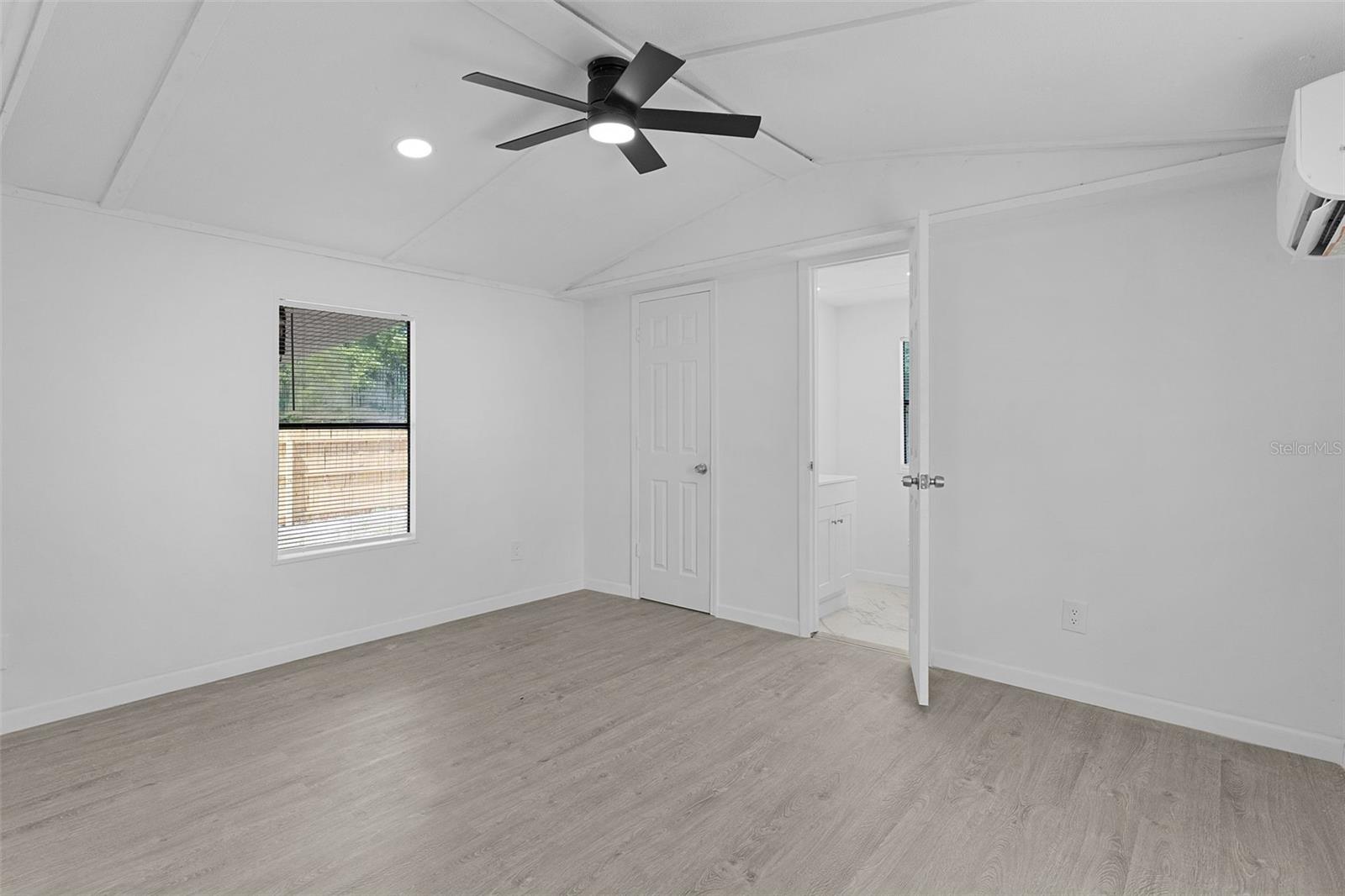 Image 30 of 39 For 33514 Luana Court