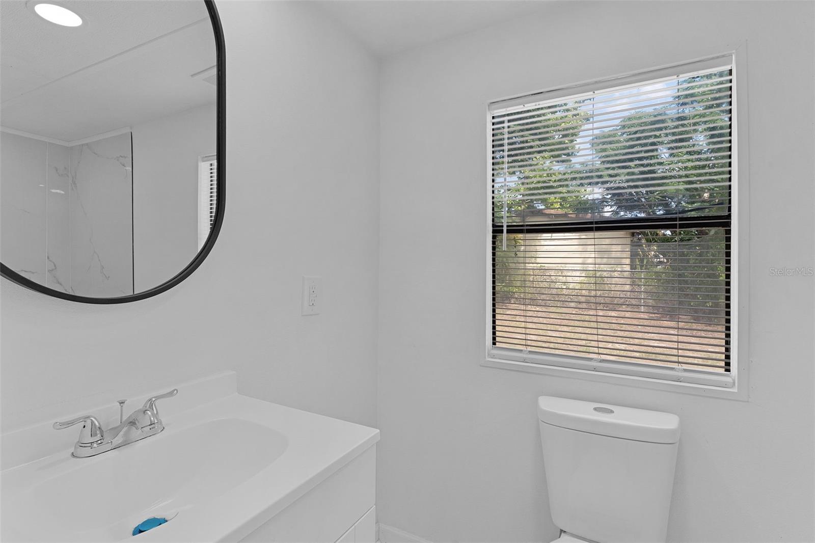 Image 33 of 39 For 33514 Luana Court