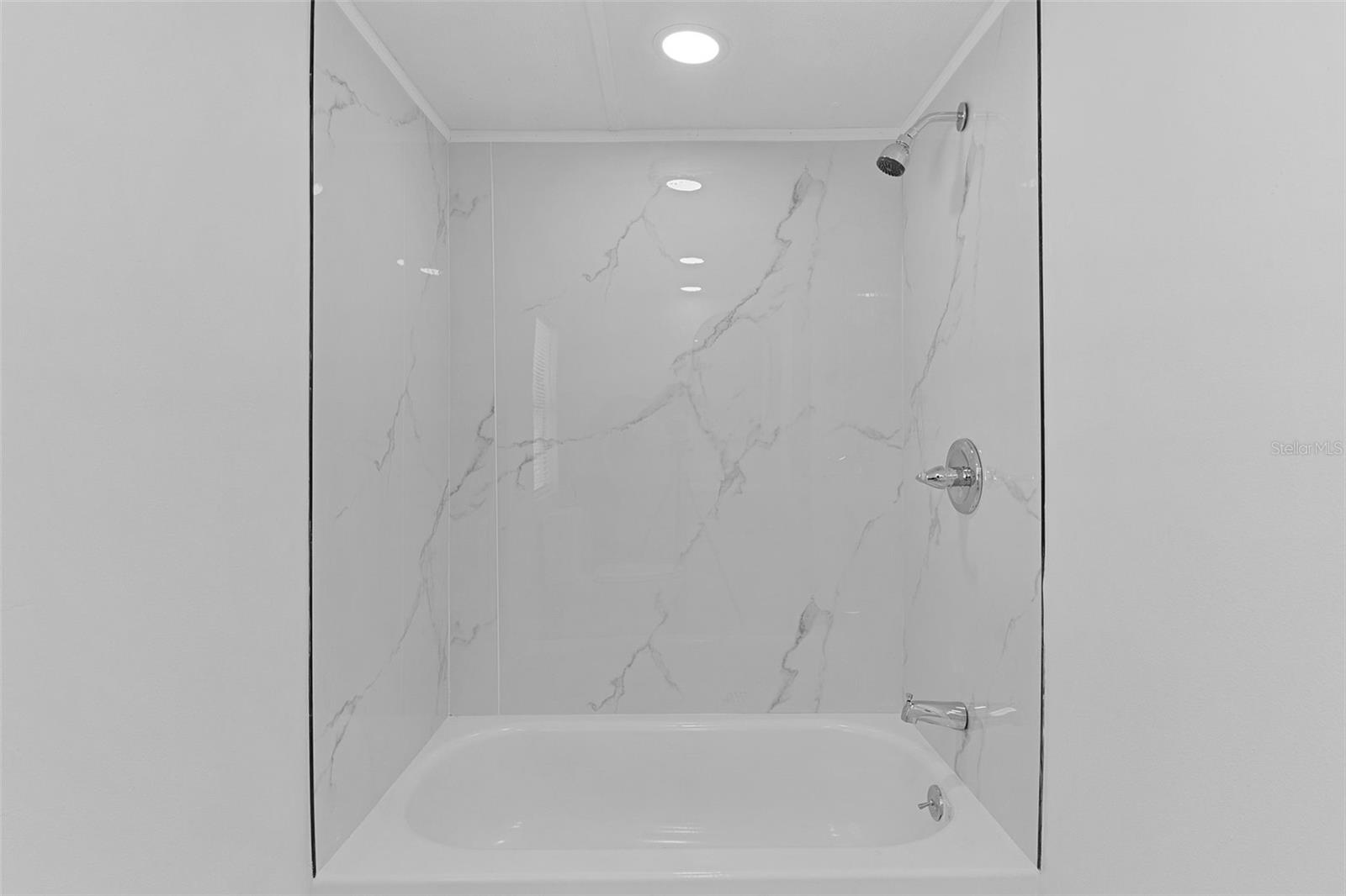 Image 34 of 39 For 33514 Luana Court
