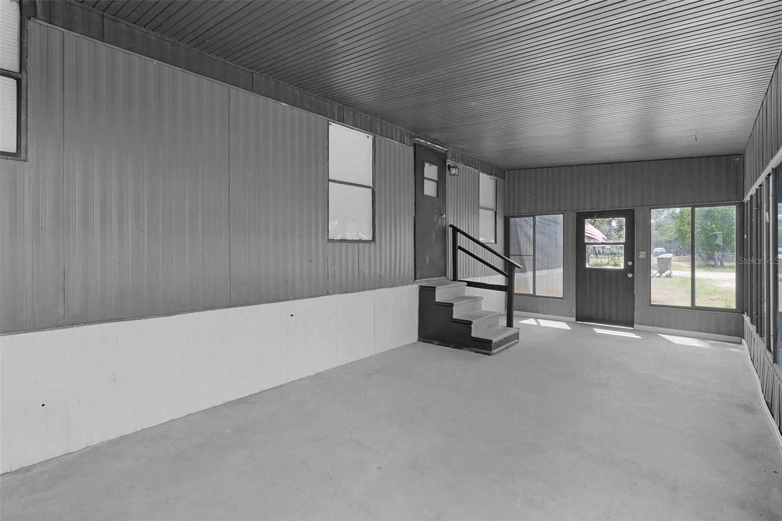 Image 8 of 39 For 33514 Luana Court