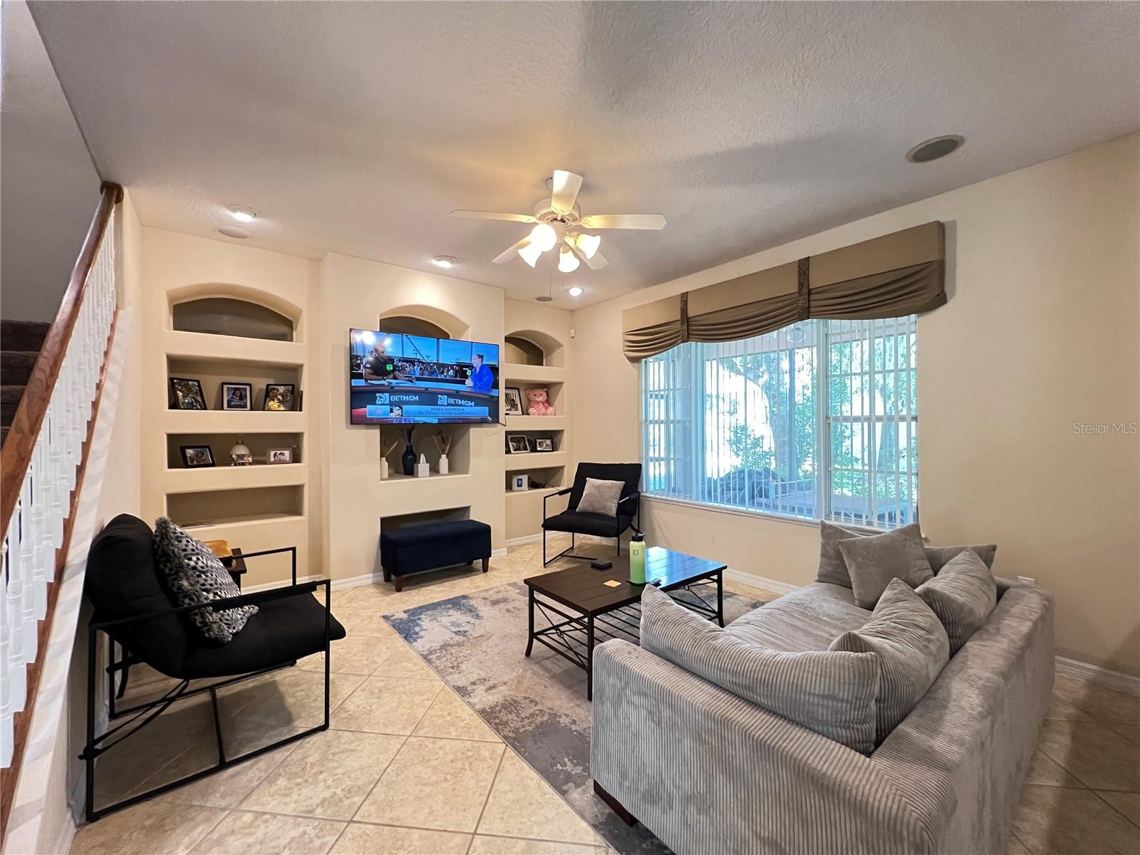 Image 3 of 52 For 1607 Tail Feather Drive
