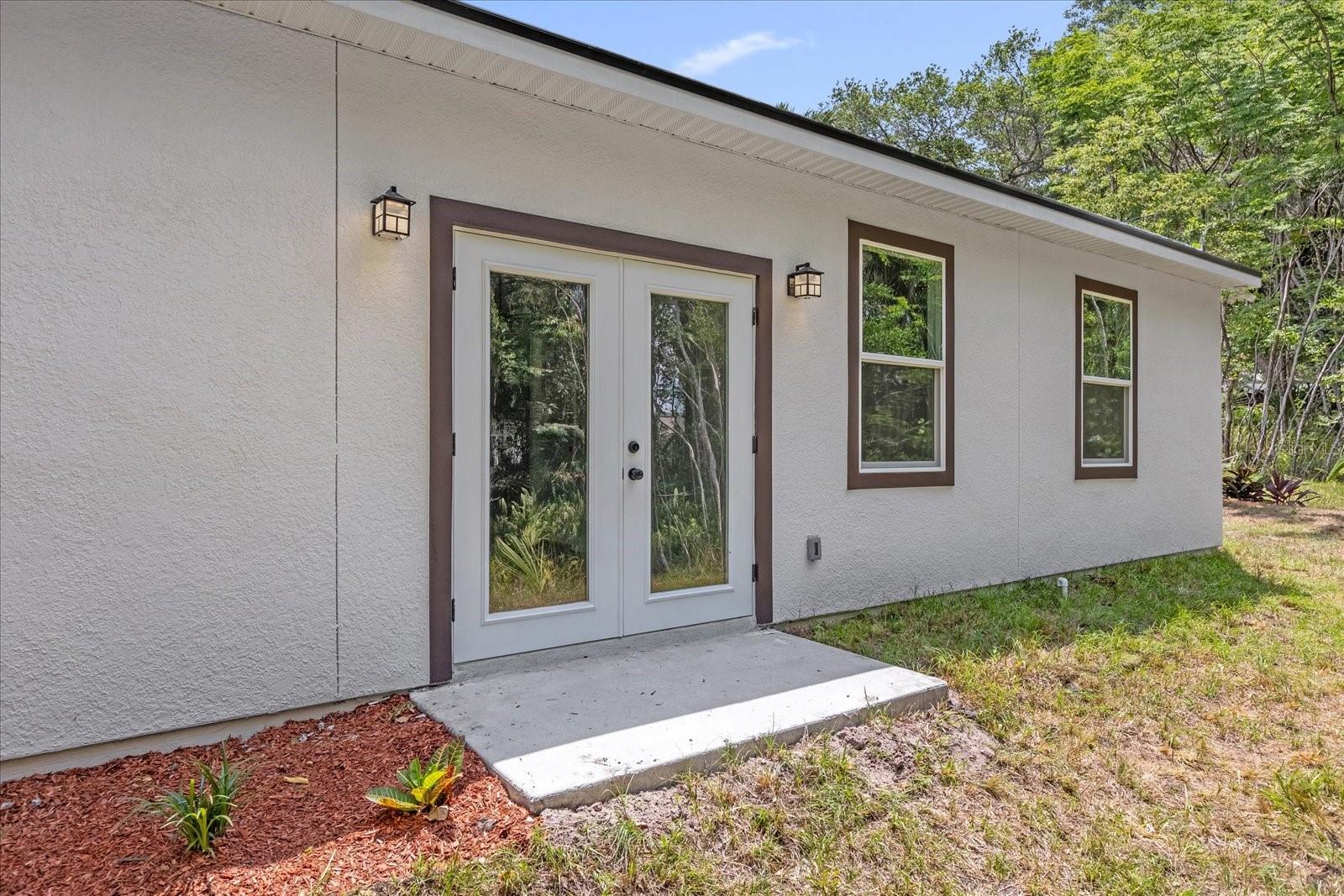 Image 3 of 32 For 1126 Thompson Avenue