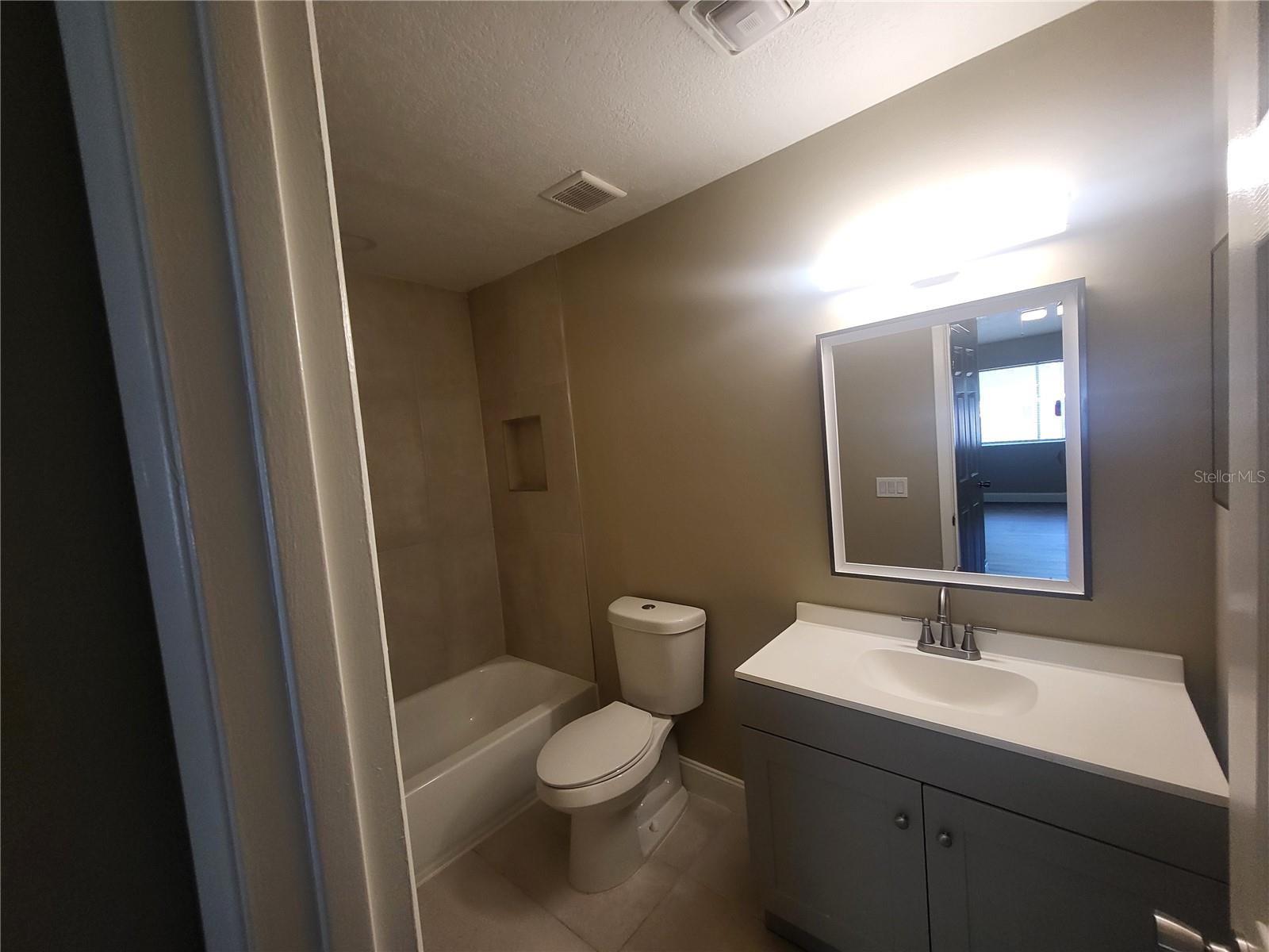 Image 13 of 22 For 7238 Harbor Heights Circle