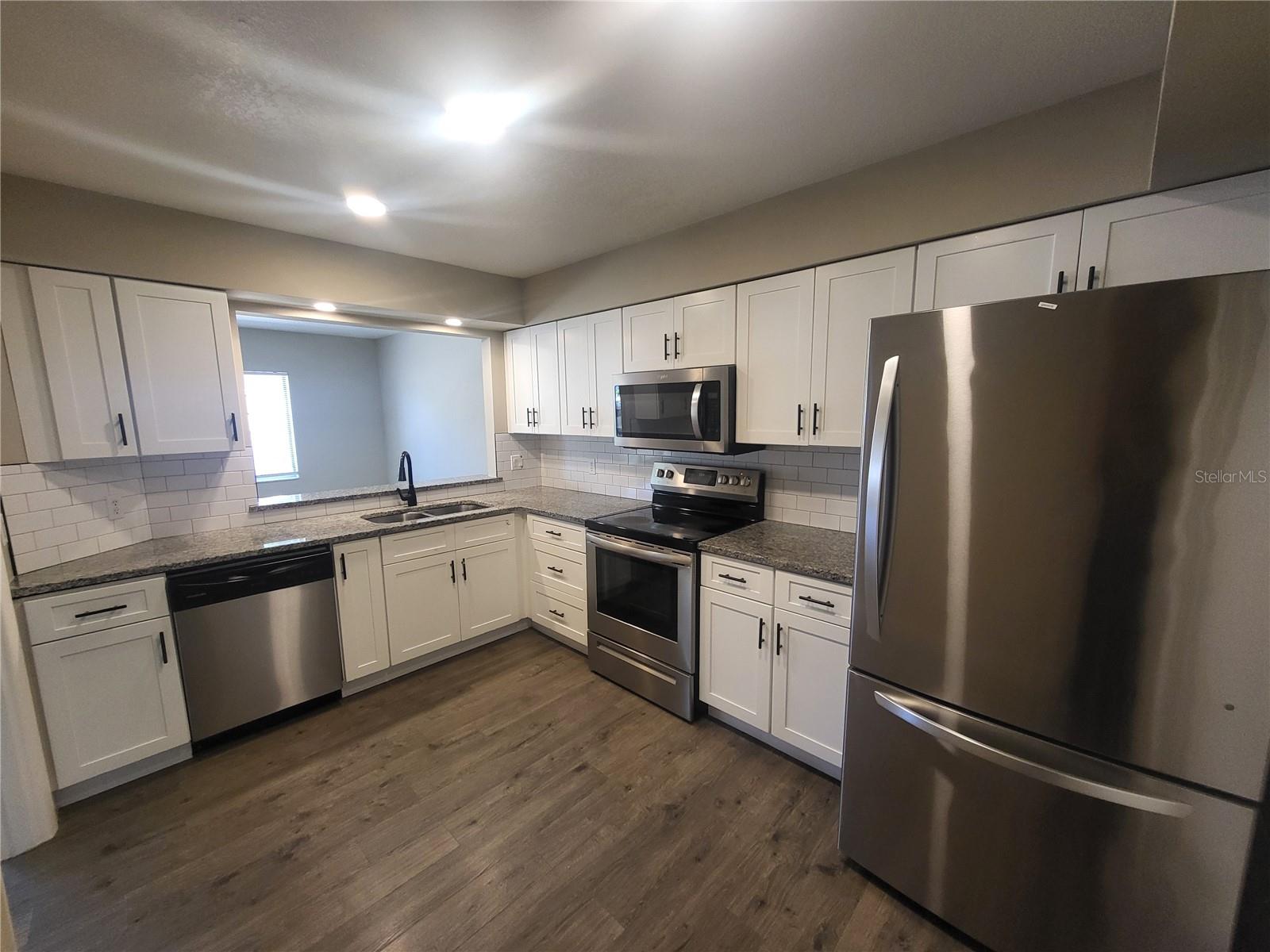 Image 5 of 22 For 7238 Harbor Heights Circle