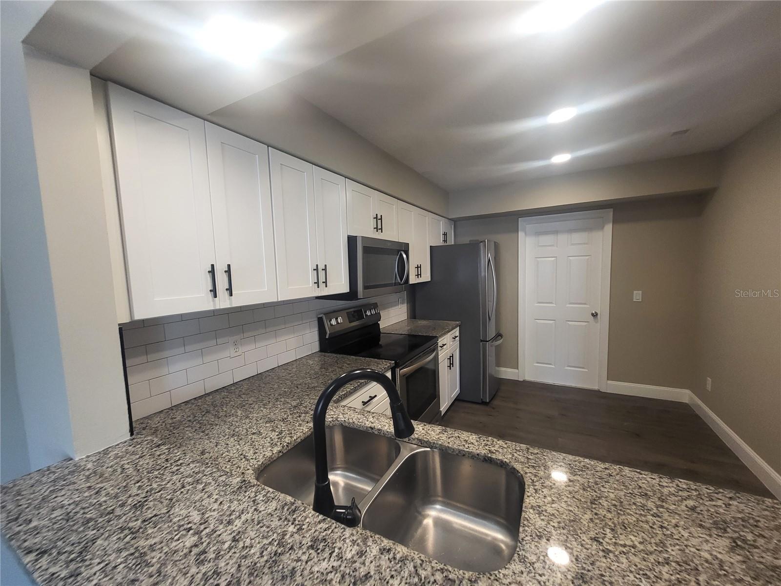 Image 8 of 22 For 7238 Harbor Heights Circle